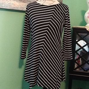 Chaus Extra Long Asymmetrical Top Size Medium